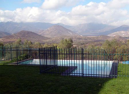 Piscina Chicureo, Cerro la Pava